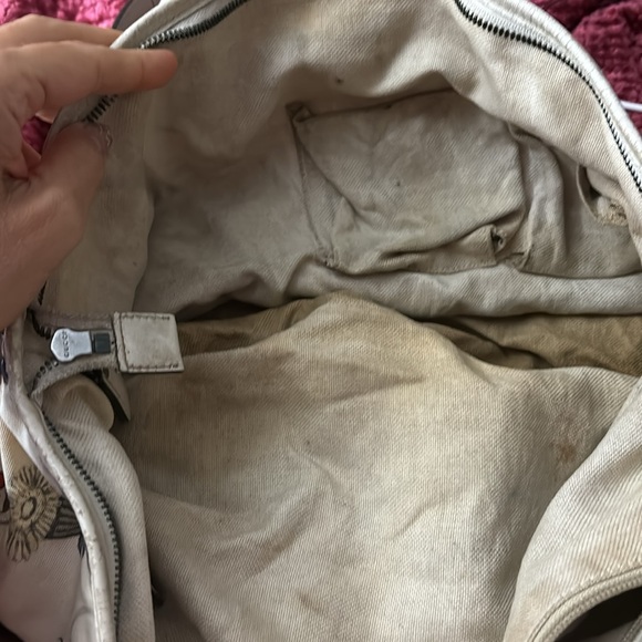 Authentic Gucci flower bag by Chris Knight bad condition 🙈 - Picture 6 of 9